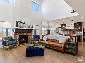 Photo 4 for 149 N Village Park Dr