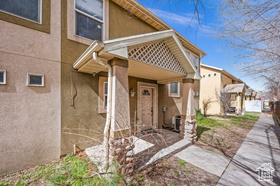 Photo 3 for 422 N Hodges Ln