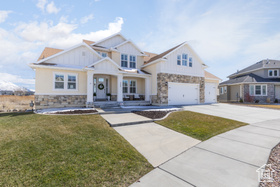 Photo 3 for 777 S Lake View Dr