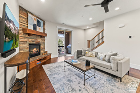 Photo 3 for 13404 N Alexis Dr #D3