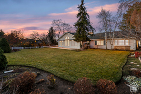 Photo 5 for 2532 E Maywood Dr