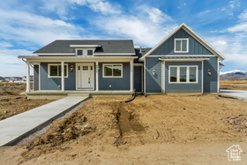 Photo 2 for 8077 N Bristle Cone Rd