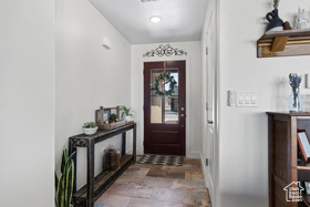 Photo 2 for 927 E Winchester Dr