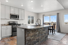 Photo 6 for 927 E Winchester Dr