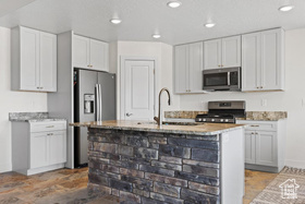 Photo 5 for 927 E Winchester Dr