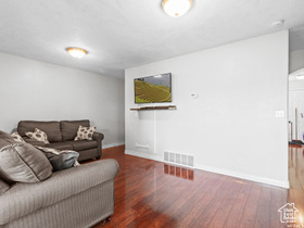 Photo 2 for 652 W Pimlico Dr