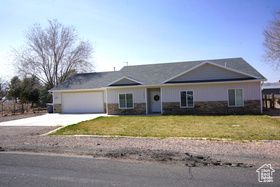 Photo 2 for 160 S 550 East #18