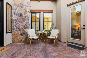 Photo 3 for 425 E Estrella Ridge Dr