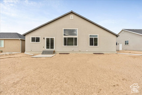 Photo 3 for 2329 E Woodbury Ln