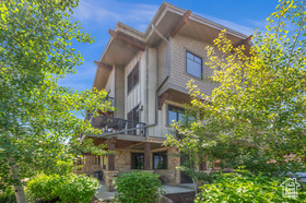 Photo 1 for 3700 Blackstone Dr #9