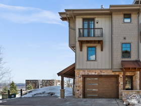 Photo 4 for 3700 Blackstone Dr #9