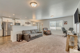 Photo 3 for 483 S Fox Chase Ln