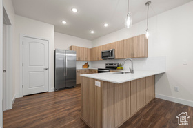 Photo 4 for 1497 N Saratoga View Ln #A
