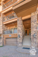 Photo 2 for 565 S Vasels Rd #6G