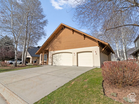 Photo 2 for 1119 N Matterhorn Ct