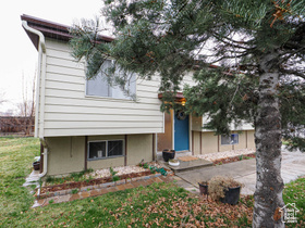 Photo 2 for 405 E Scott Ave