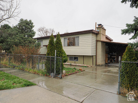 Photo 3 for 405 E Scott Ave