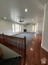 Photo 6 for 407 W Larkspur Ln