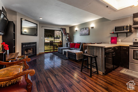 Photo 3 for 1487 Woodside Ave #103B