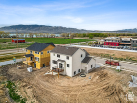 Photo 2 for 178 N Husker Ln #2