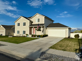 Photo 3 for 4076 S Mountain Moon Dr
