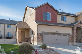 Photo 2 for 1247 N Baycrest Dr
