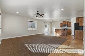 Photo 4 for 1247 N Baycrest Dr