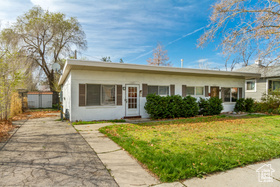 Photo 2 for 1021 W 100 North
