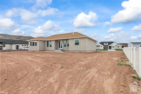 Photo 3 for 949 W Torrey Pines Dr