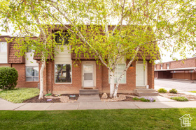 Photo 2 for 3937 S Lamplighter Way #23