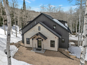 Photo 3 for 4460 Fawn Way #2039
