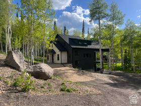 Photo 2 for 4460 Fawn Way #2039