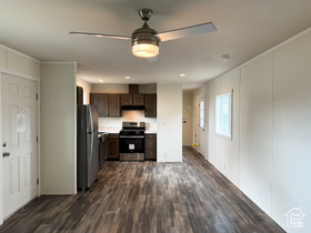 Photo 3 for 132 Barrington Way