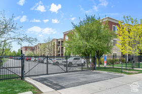 Photo 4 for 170 E Belmont Ave #B3