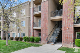 Photo 2 for 170 E Belmont Ave #B3