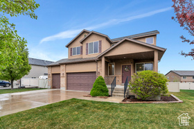 Photo 2 for 7812 N Crestwood Cir