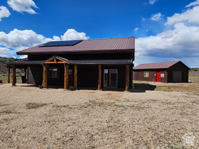 Photo 2 for 46071 W Thunder Ridge Rd