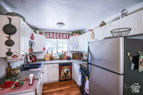 Photo 3 for 172 E Red Rd