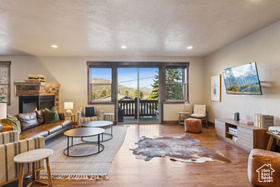 Photo 4 for 210 Parkview Dr