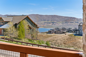 Photo 4 for 9855 N Vista Dr #104