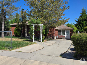 Photo 1 for 1111 S Redwood Dr