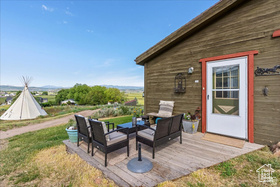 Photo 4 for 1071 S Foothill Dr #1