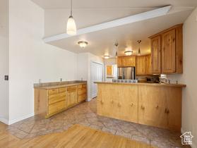 Photo 4 for 565 E Platt Ln #1