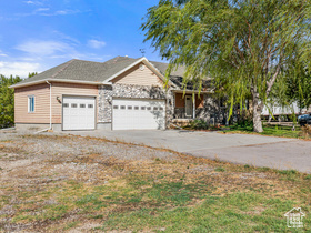 Photo 1 for 565 E Platt Ln #1