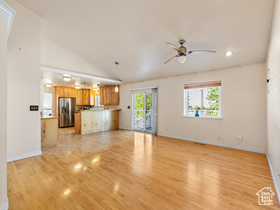 Photo 5 for 565 E Platt Ln #1