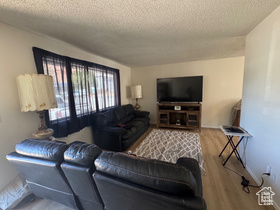 Photo 2 for 527 W Palisade Dr