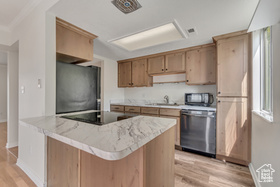 Photo 4 for 653 S 500 West #1