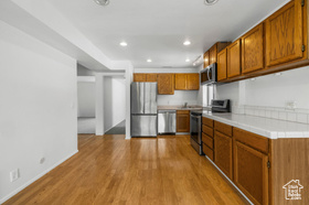 Photo 5 for 4878 S Highland Cir #6