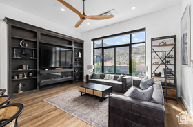 Photo 2 for 1450 W Torrey Pines Rd