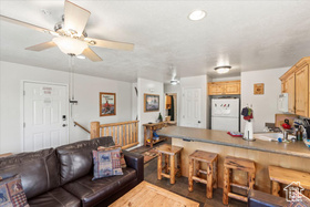 Photo 3 for 3562 N Fox Run Dr #403
